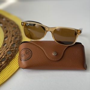 Authentic Ray-Ban Wayfarer women’s sunglasses